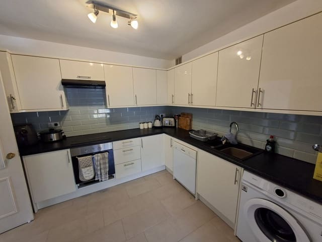 3 chambre Maison de Ville à vendre à La Duquesa / Puerto de la Duquesa, Manilva avec piscine garage - 395 000 € (Ref: 10125209)