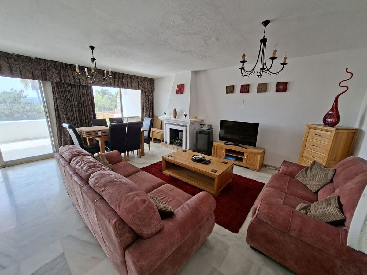 Casa de 3 habitaciones en La Duquesa / Puerto de la Duquesa en venta con piscina garaje - 395.000 € (Ref: 10125209)