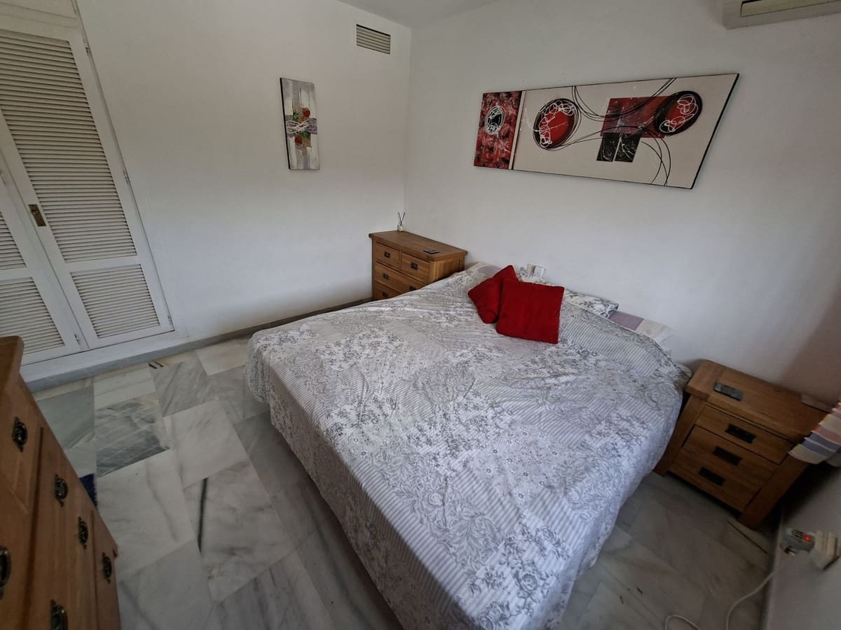 Casa de 3 habitaciones en La Duquesa / Puerto de la Duquesa en venta con piscina garaje - 395.000 € (Ref: 10125209)