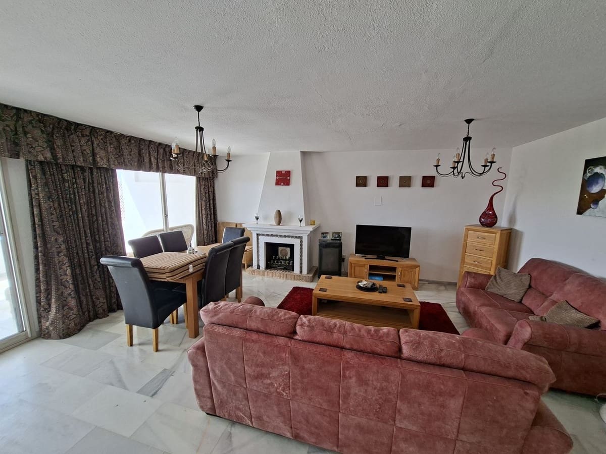 Casa de 3 habitaciones en La Duquesa / Puerto de la Duquesa en venta con piscina garaje - 395.000 € (Ref: 10125209)