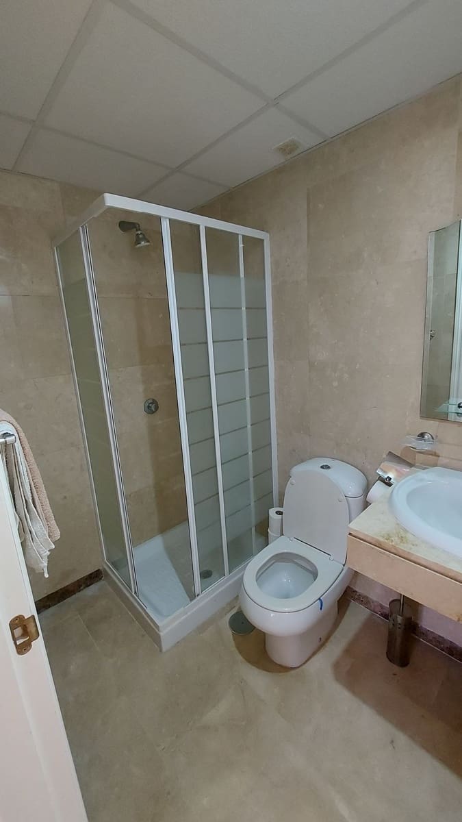 2 soveværelse Penthouse til salg i La Duquesa / Puerto de la Duquesa med swimmingpool garage - € 249.950 (Ref: 10136426)
