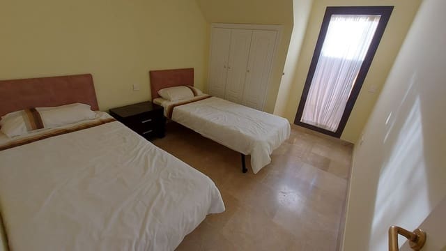 2 soveværelse Penthouse til salg i La Duquesa / Puerto de la Duquesa, Manilva med swimmingpool garage - € 249.950 (Ref: 10136426)