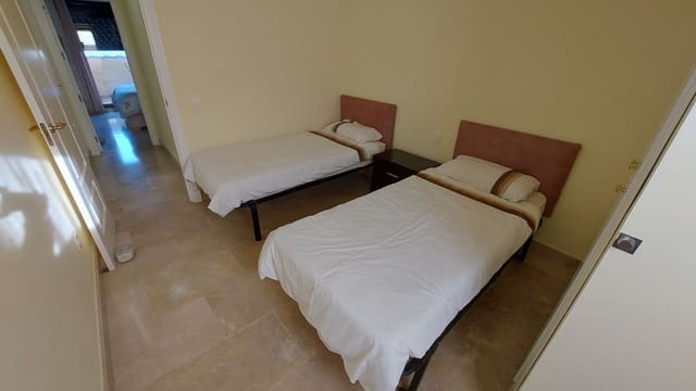 2 soveværelse Penthouse til salg i La Duquesa / Puerto de la Duquesa, Manilva med swimmingpool garage - € 249.950 (Ref: 10136426)