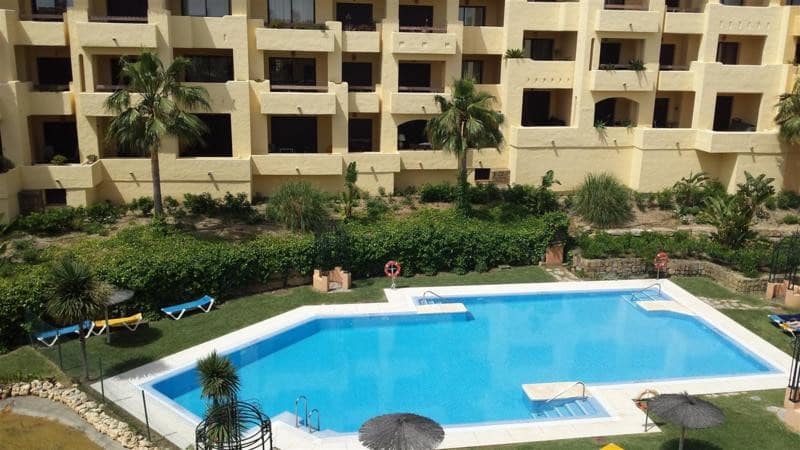 2 soveværelse Penthouse til salg i La Duquesa / Puerto de la Duquesa med swimmingpool garage - € 249.950 (Ref: 10136426)