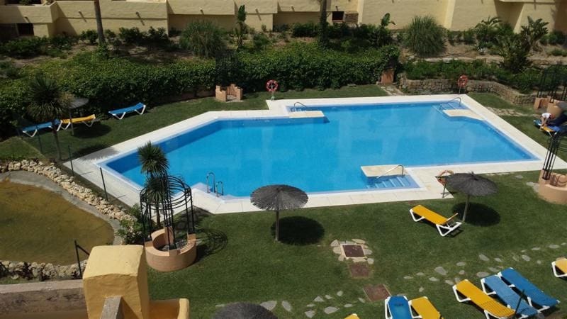 2 soveværelse Penthouse til salg i La Duquesa / Puerto de la Duquesa med swimmingpool garage - € 249.950 (Ref: 10136426)