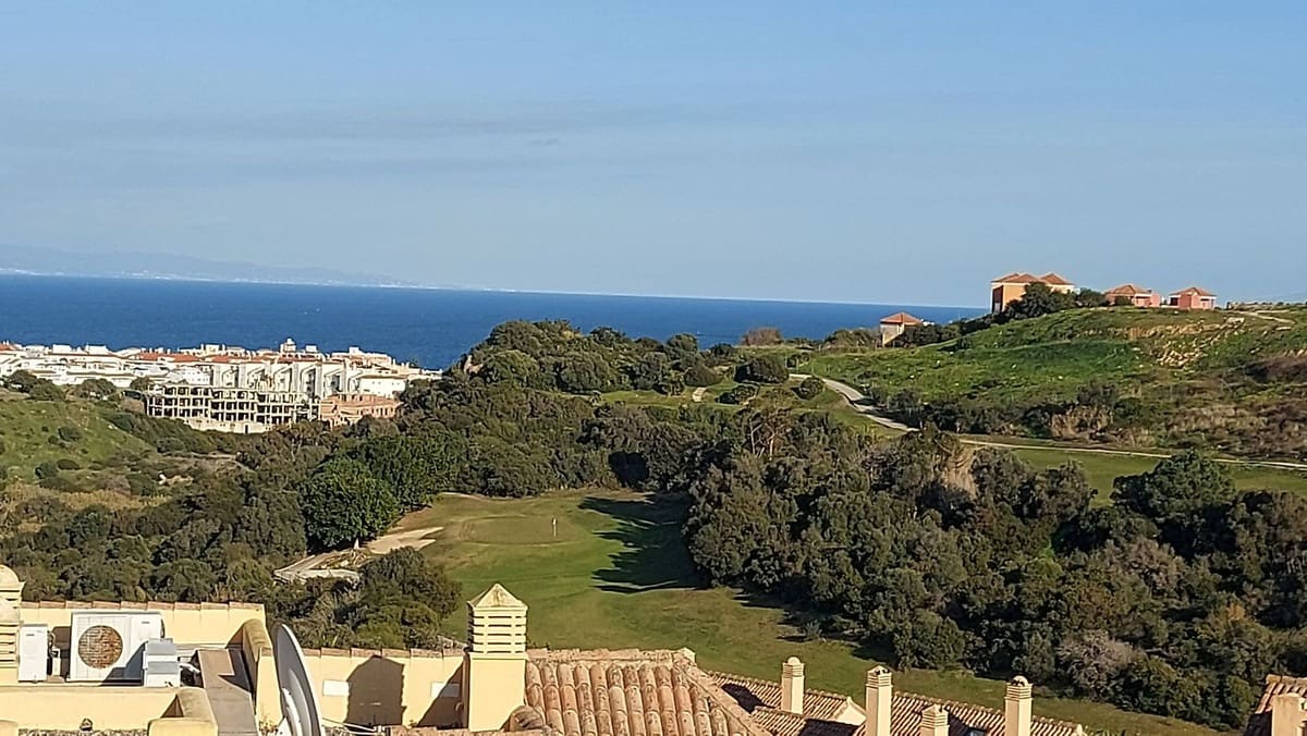 2 soveværelse Penthouse til salg i La Duquesa / Puerto de la Duquesa med swimmingpool garage - € 249.950 (Ref: 10136426)