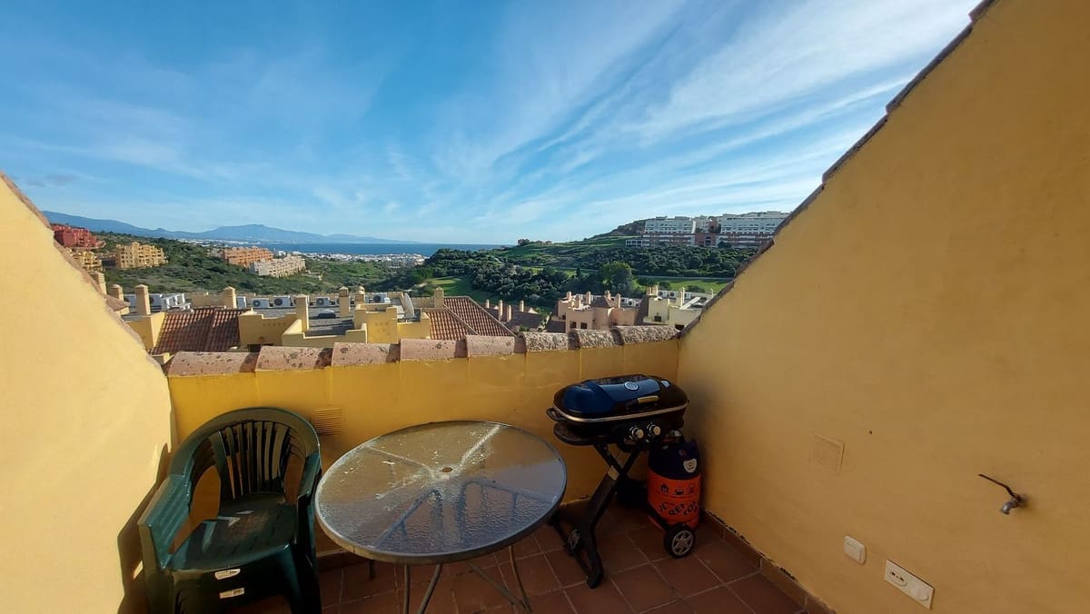 2 soveværelse Penthouse til salg i La Duquesa / Puerto de la Duquesa med swimmingpool garage - € 249.950 (Ref: 10136426)