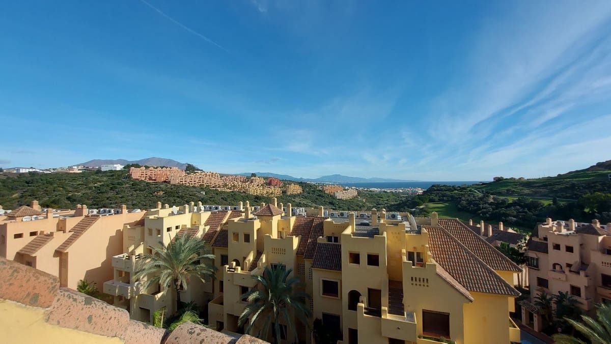 2 soveværelse Penthouse til salg i La Duquesa / Puerto de la Duquesa med swimmingpool garage - € 249.950 (Ref: 10136426)