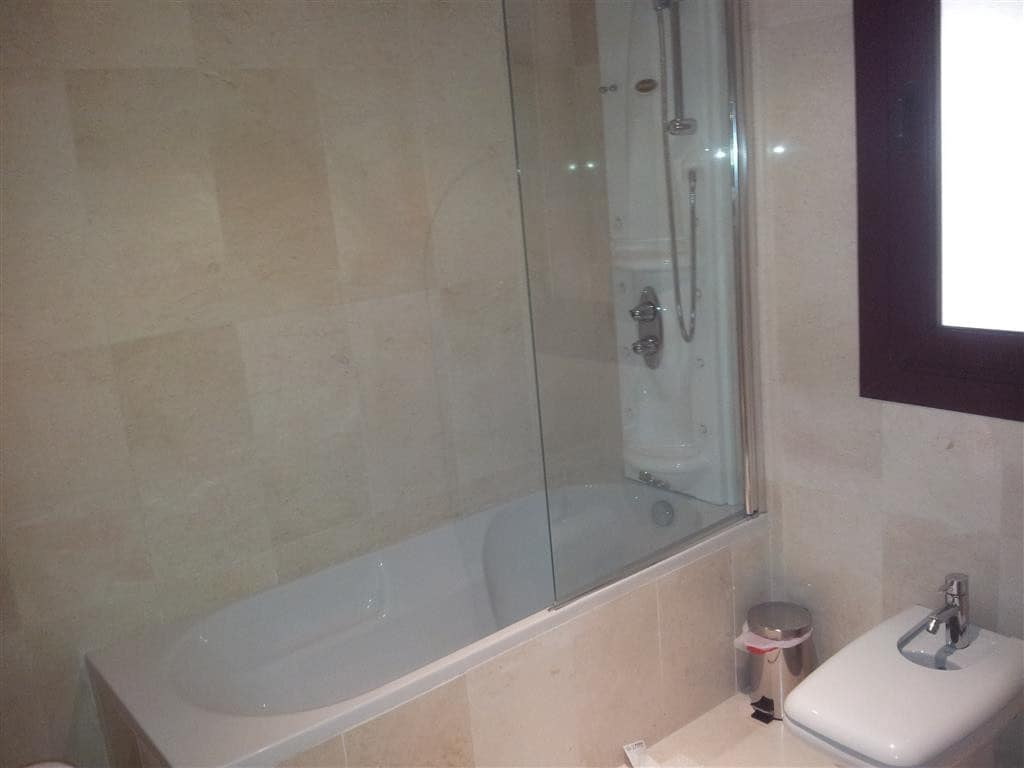3 slaapkamer Appartement te koop in Bahia de Casares met zwembad garage - € 375.000 (Ref: 10144762)