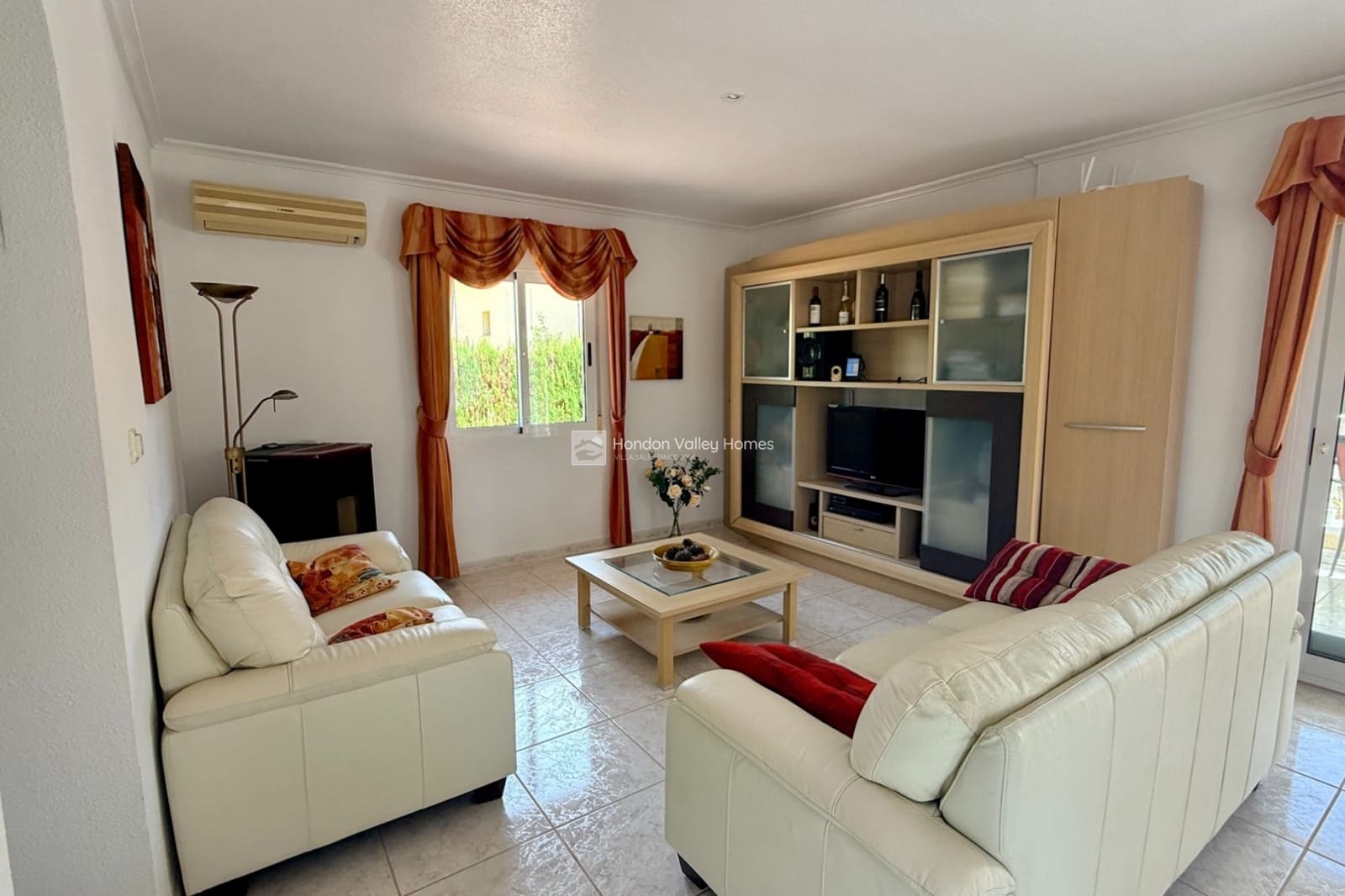 3 bedroom Villa for sale in Hondon de las Nieves with pool garage - € 350,000 (Ref: 10014788)