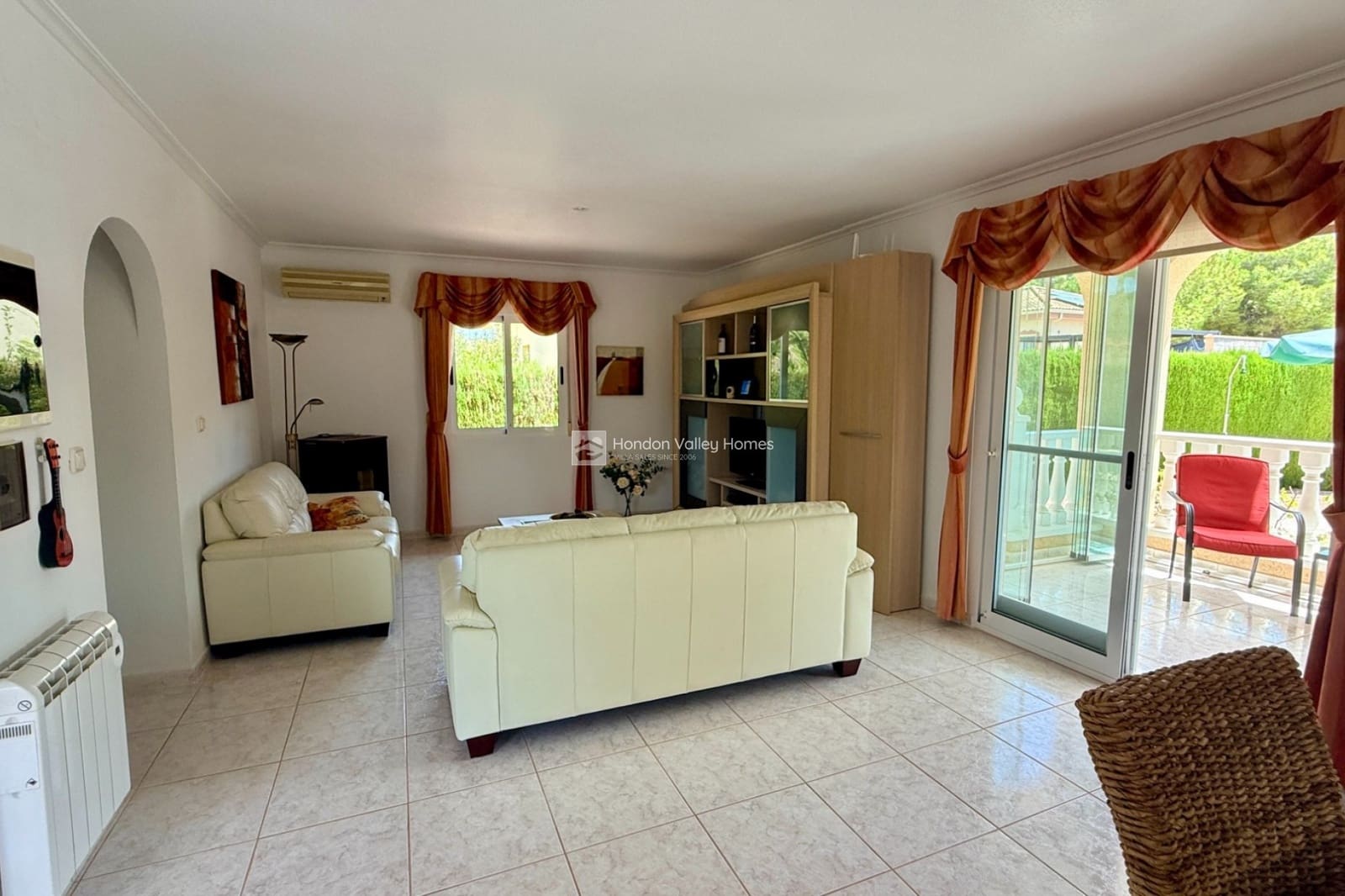 3 bedroom Villa for sale in Hondon de las Nieves with pool garage - € 350,000 (Ref: 10014788)