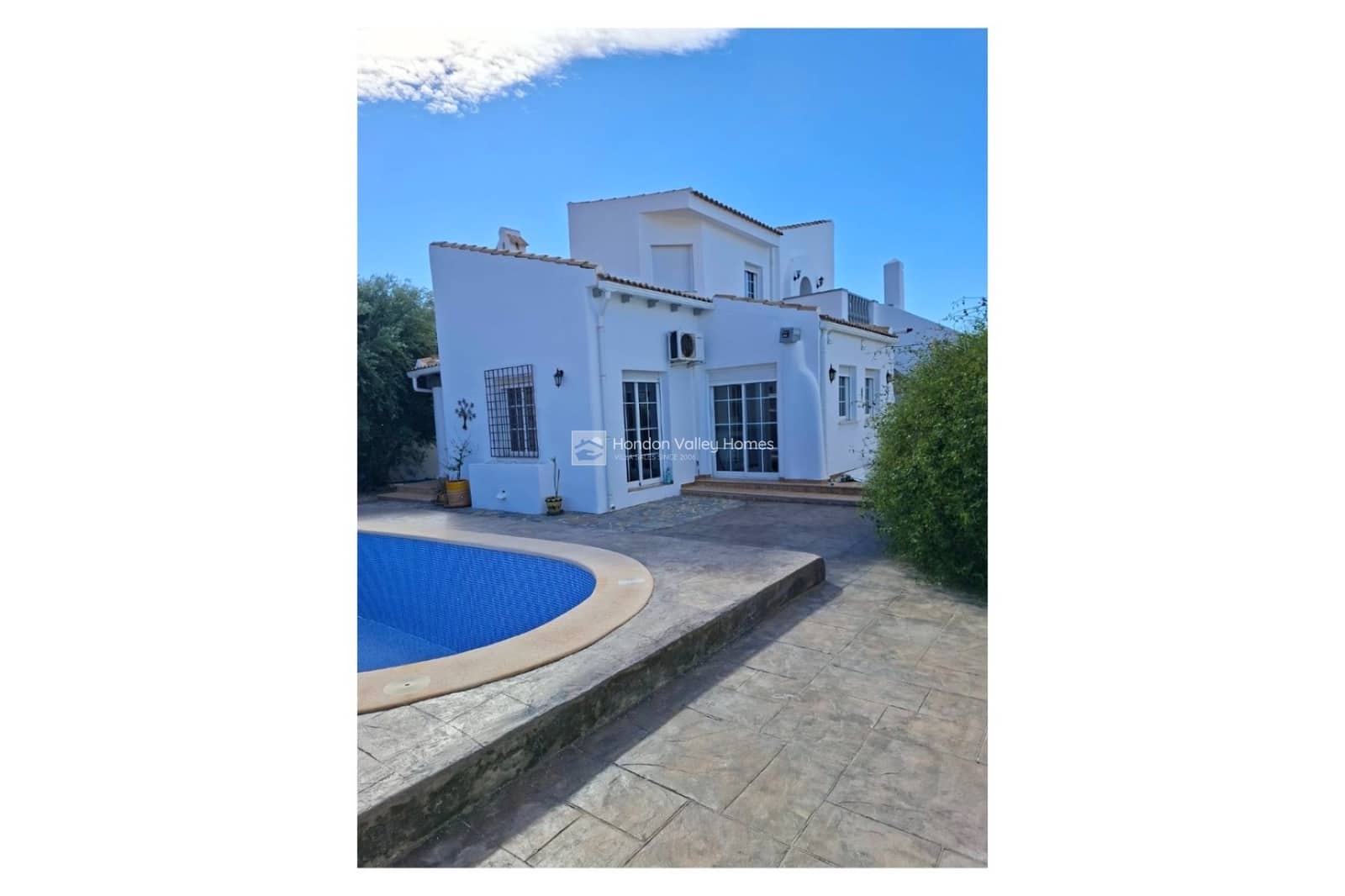 5 bedroom Villa for sale in Fortuna with pool - € 269,500 (Ref: 10033315)