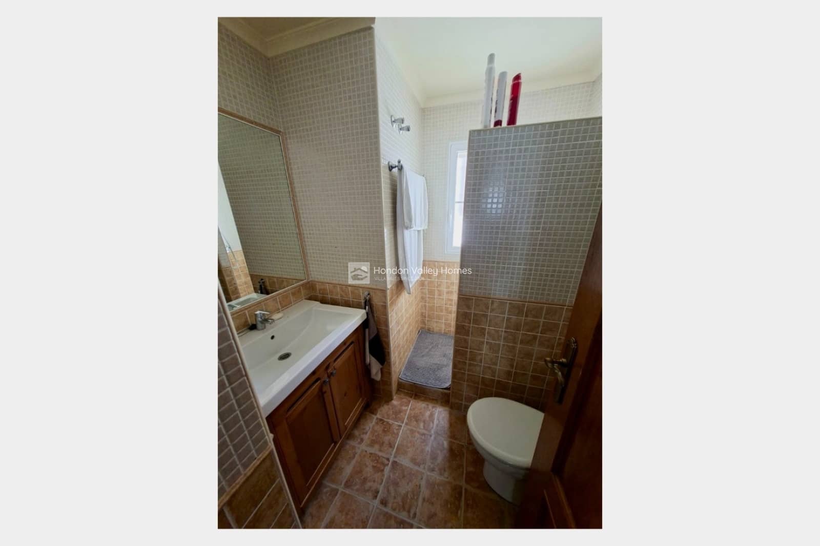 5 bedroom Villa for sale in Fortuna with pool - € 269,500 (Ref: 10033315)