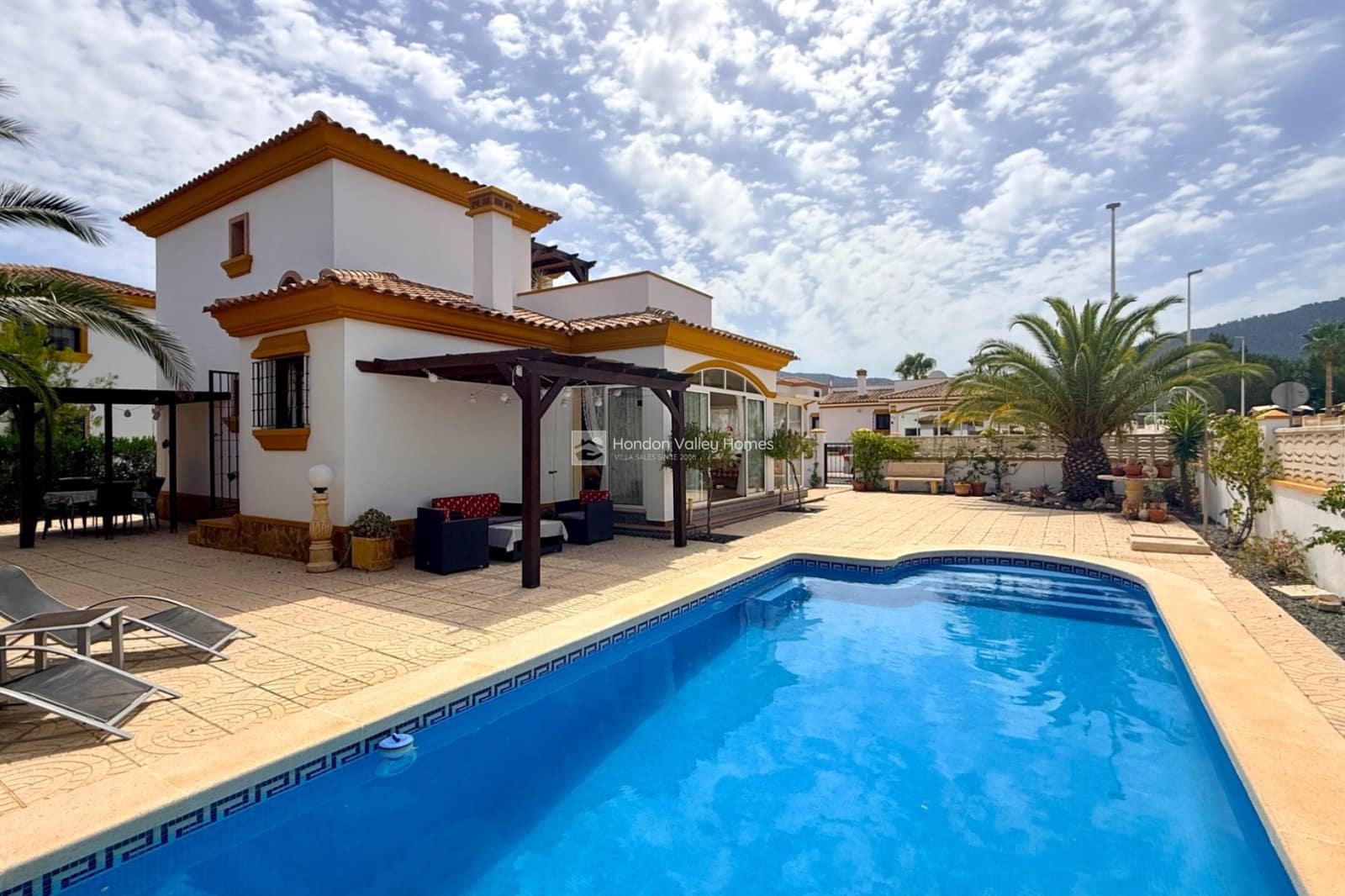 4 soveværelse Villa til salg i Hondon de las Nieves med swimmingpool garage - € 299.950 (Ref: 10039977)