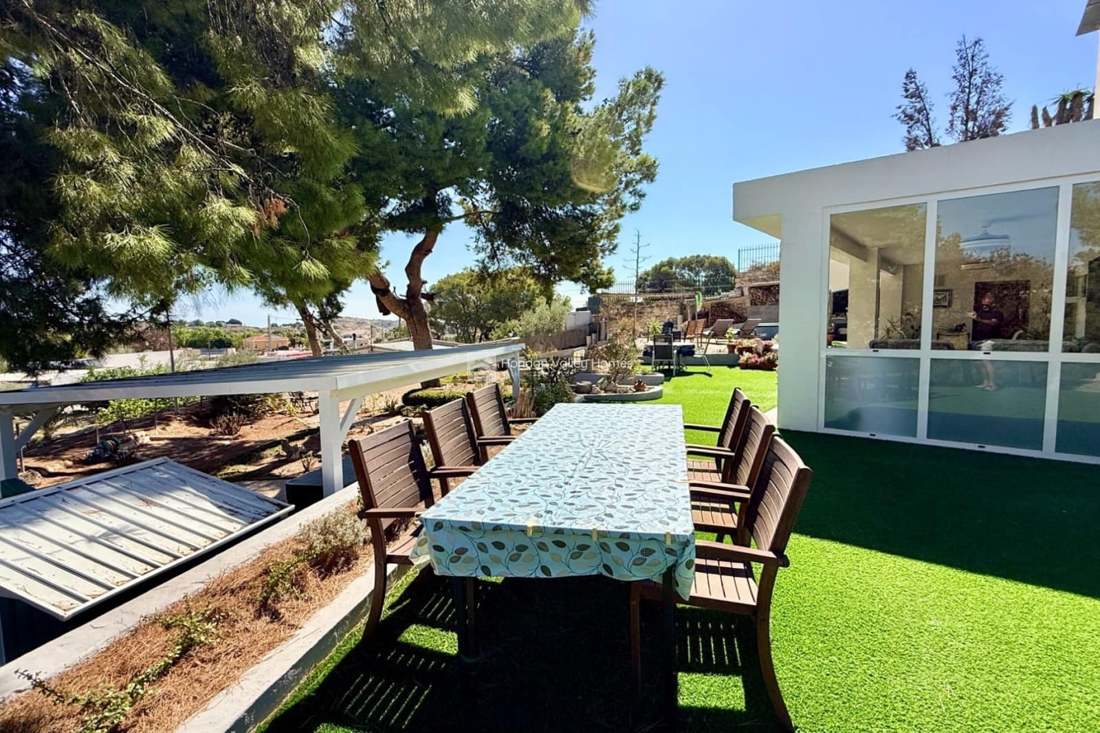 4 bedroom Villa for sale in Elche / Elx with garage - € 339,950 (Ref: 10048454)