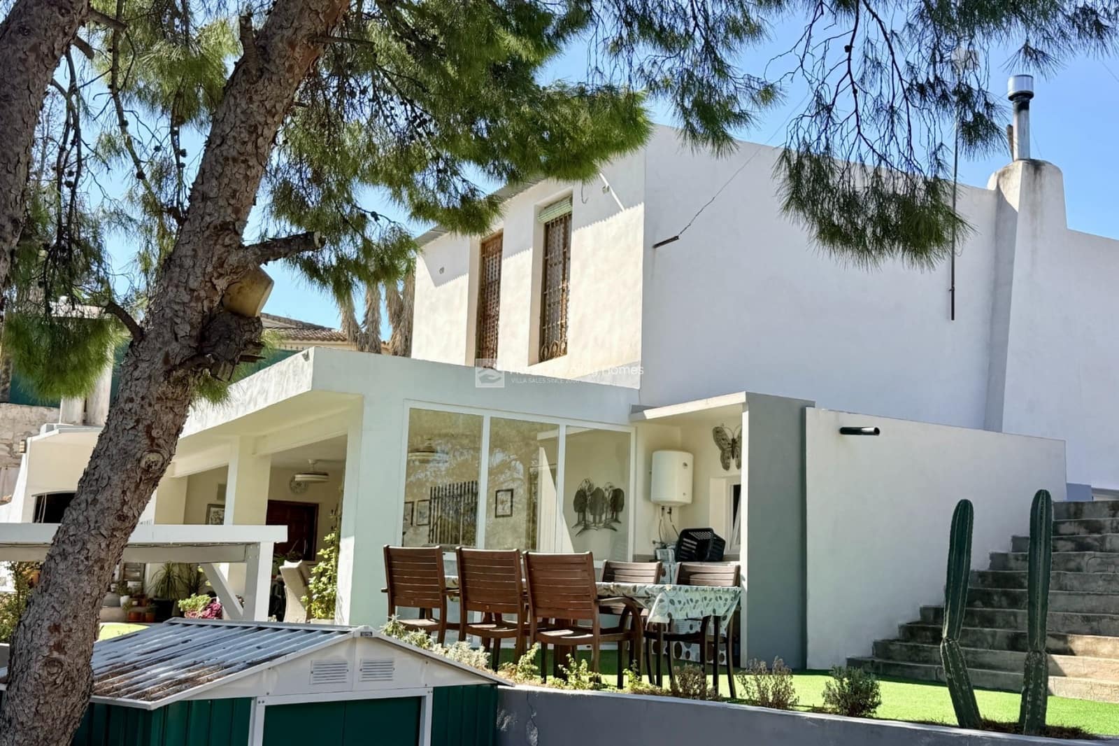 4 bedroom Villa for sale in Elche / Elx with garage - € 339,950 (Ref: 10048454)