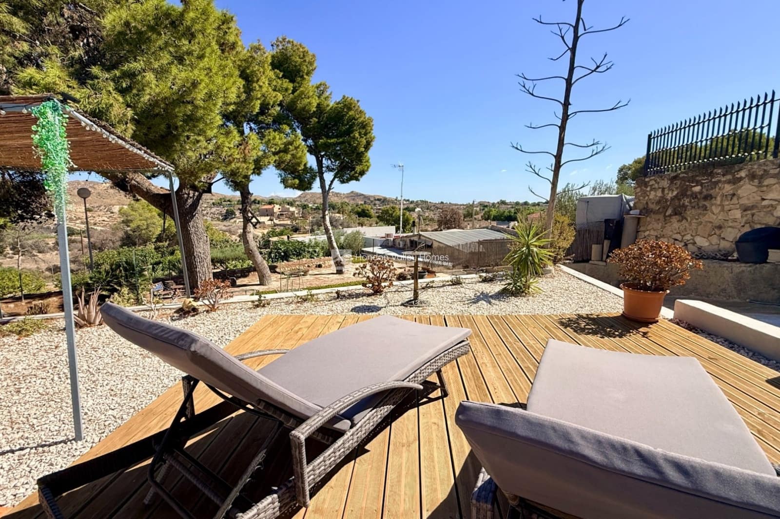 4 bedroom Villa for sale in Elche / Elx with garage - € 339,950 (Ref: 10048454)