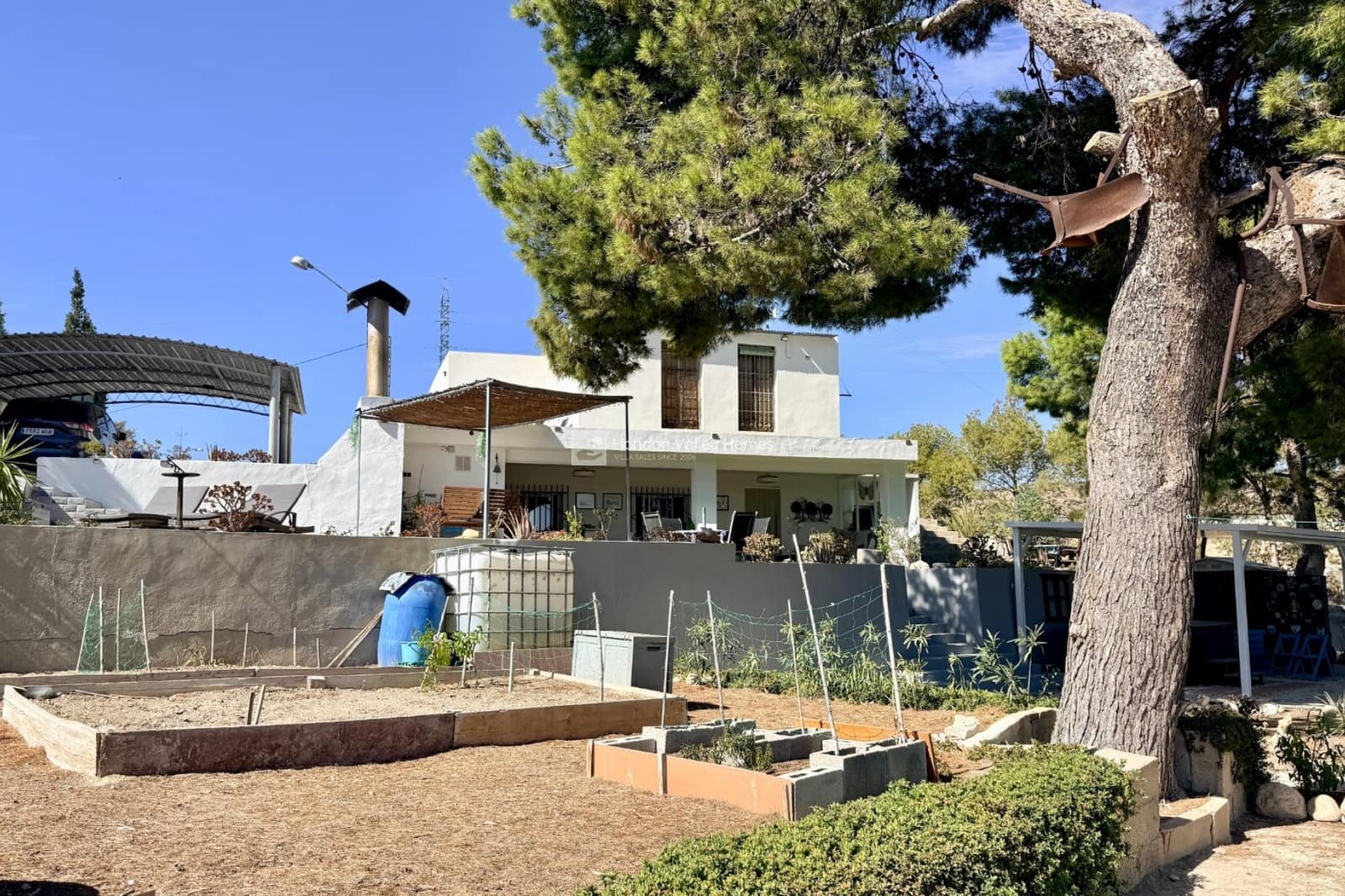 4 bedroom Villa for sale in Elche / Elx with garage - € 339,950 (Ref: 10048454)