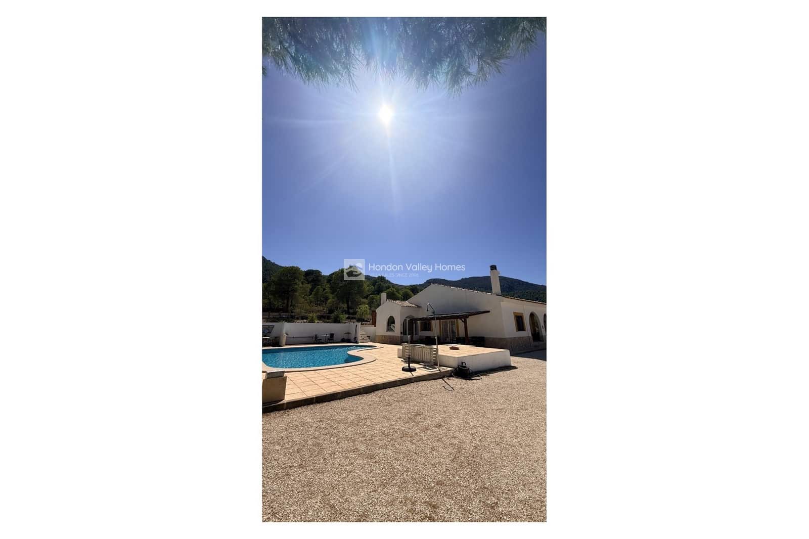 4 slaapkamer Villa te koop in La Romana met zwembad garage - € 399.950 (Ref: 10057651)