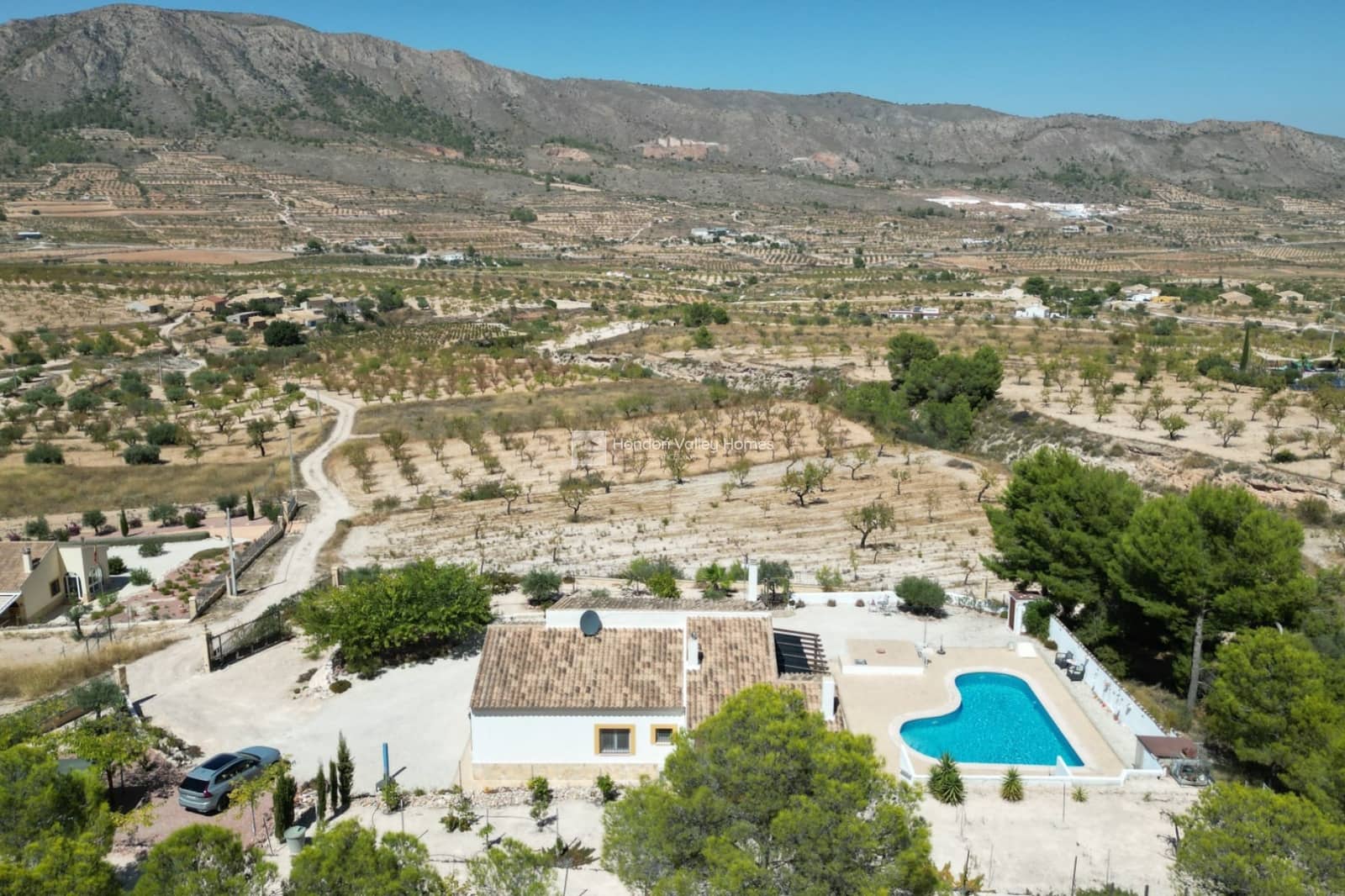 4 slaapkamer Villa te koop in La Romana met zwembad garage - € 399.950 (Ref: 10057651)