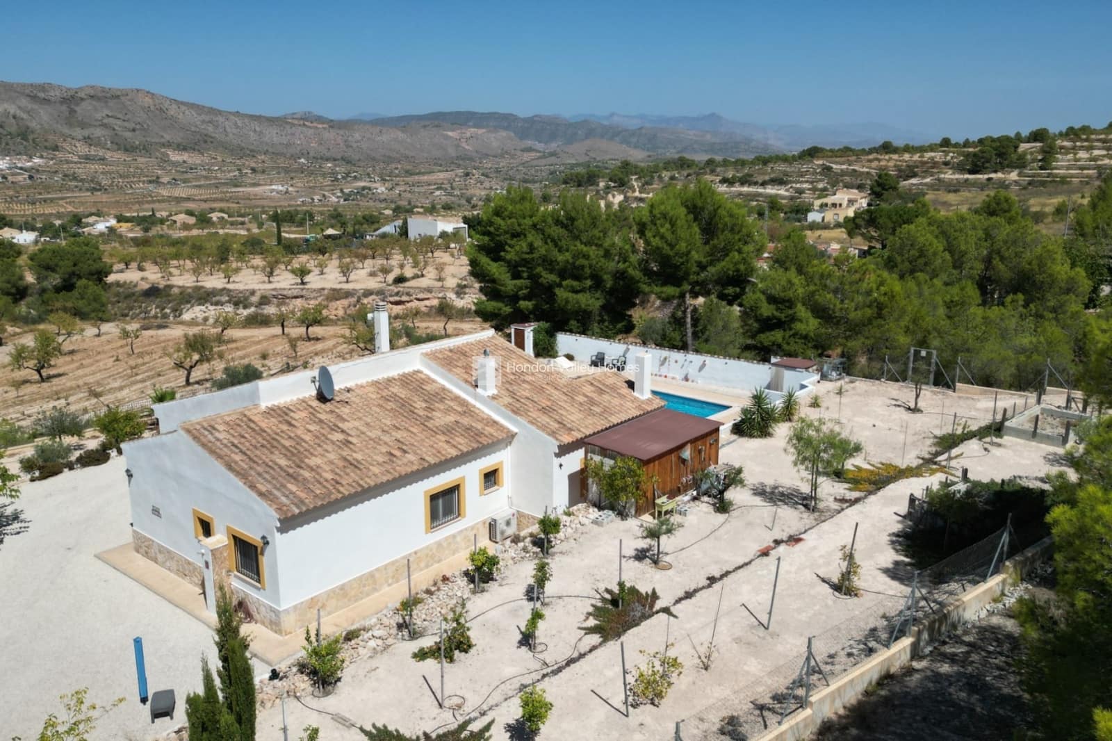 4 slaapkamer Villa te koop in La Romana met zwembad garage - € 399.950 (Ref: 10057651)