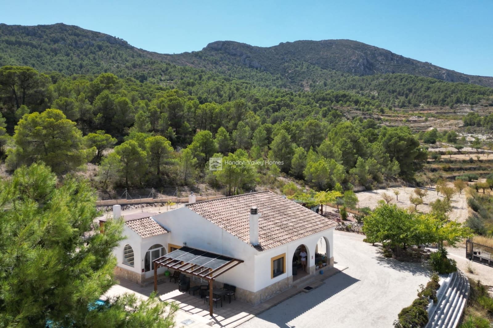 4 slaapkamer Villa te koop in La Romana met zwembad garage - € 399.950 (Ref: 10057651)