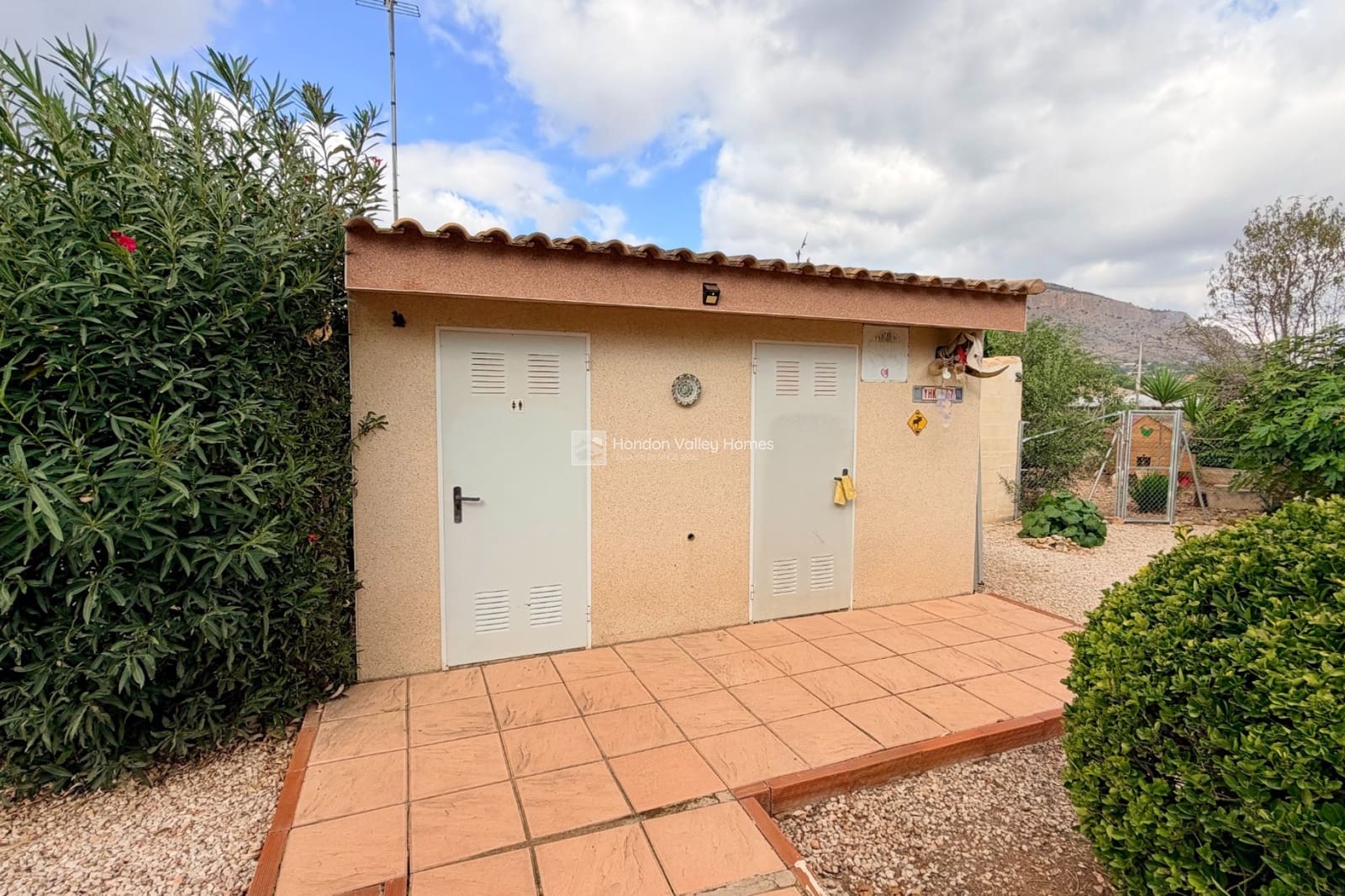 3 sypialnia Finka/Dom wiejski na sprzedaż w Hondon de las Nieves z basenem garażem - 385 000 € (Ref: 10187655)