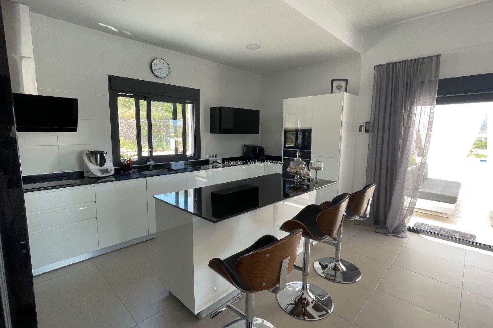 3 bedroom Villa for sale in Macisvenda with pool garage - € 369,950 (Ref: 6550669)