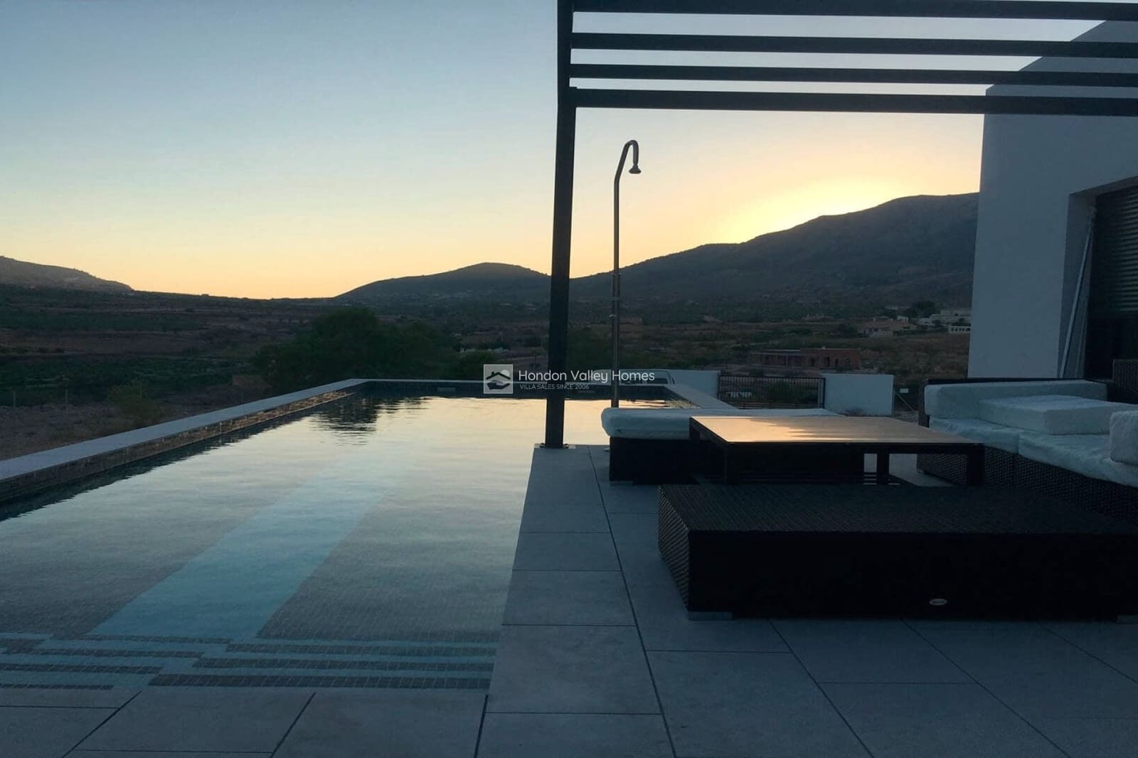 Chalet de 4 habitaciones en Hondón de las Nieves en venta con piscina garaje - 334.950 € (Ref: 9022093)