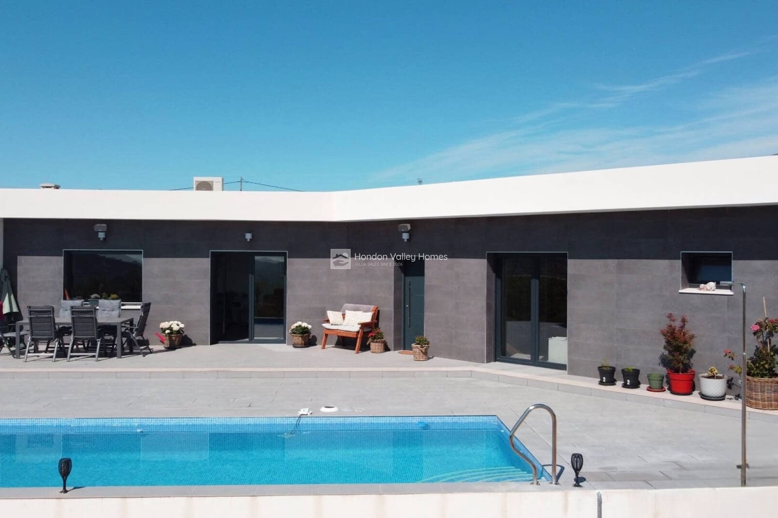 Chalet de 4 habitaciones en Hondón de las Nieves en venta con piscina garaje - 334.950 € (Ref: 9022093)