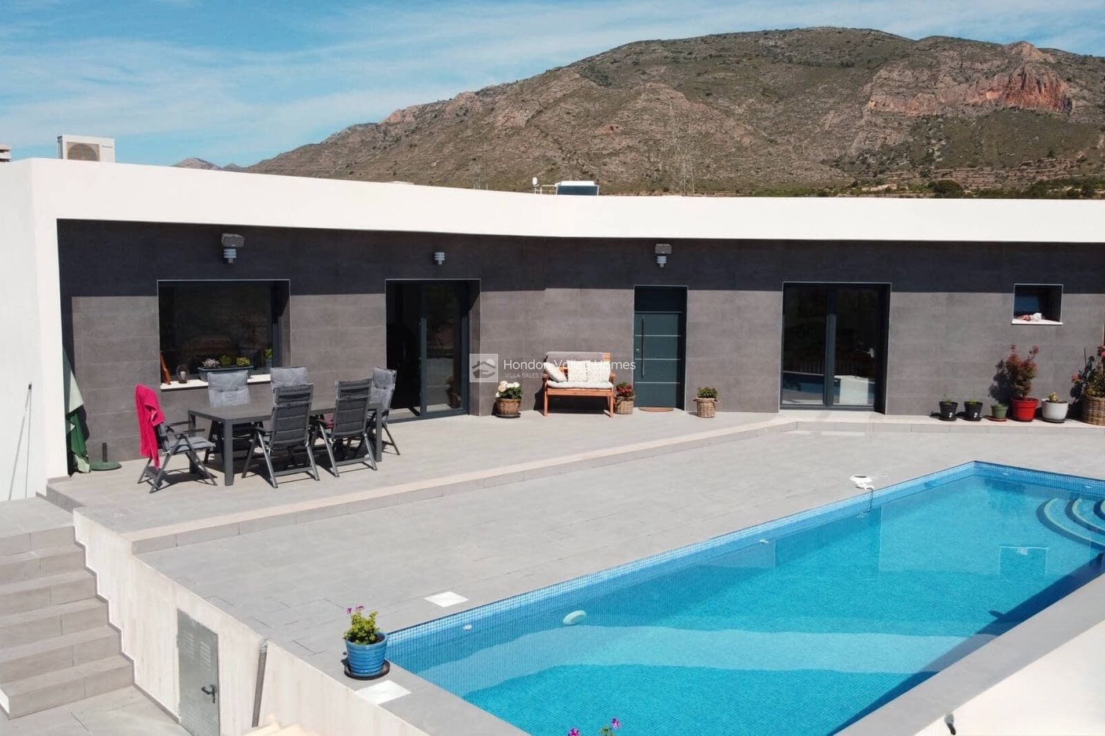 Chalet de 4 habitaciones en Hondón de las Nieves en venta con piscina garaje - 334.950 € (Ref: 9022093)