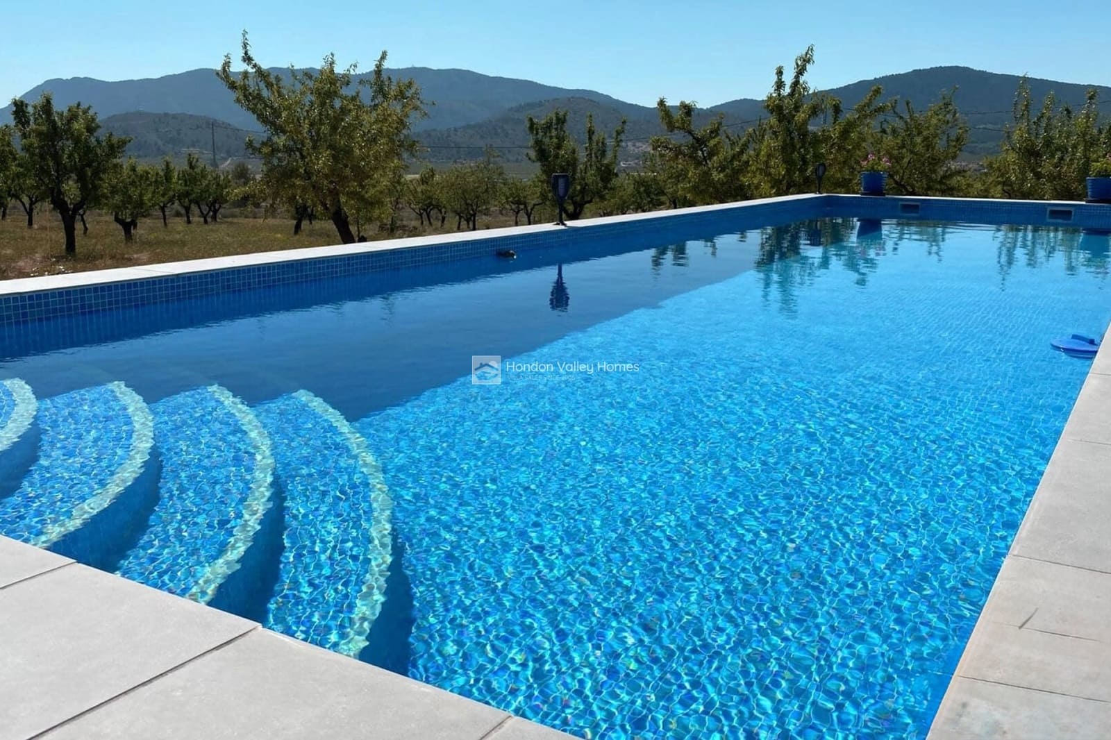 Chalet de 4 habitaciones en Hondón de las Nieves en venta con piscina garaje - 334.950 € (Ref: 9022093)