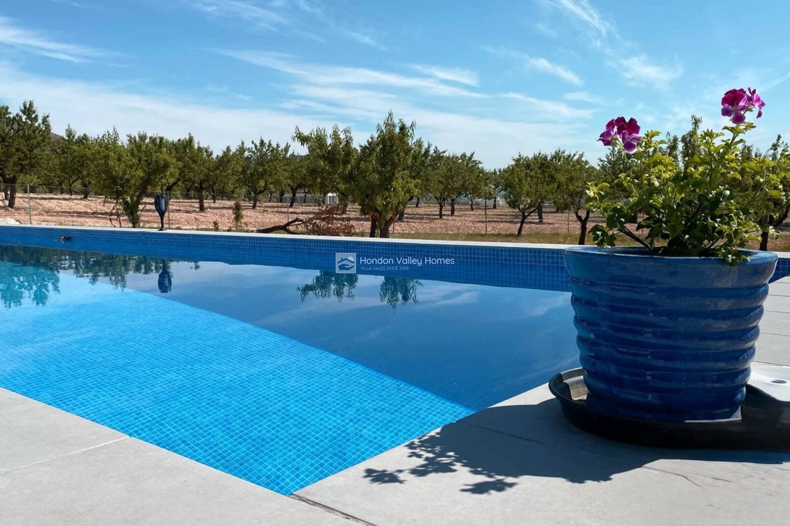 Chalet de 4 habitaciones en Hondón de las Nieves en venta con piscina garaje - 334.950 € (Ref: 9022093)