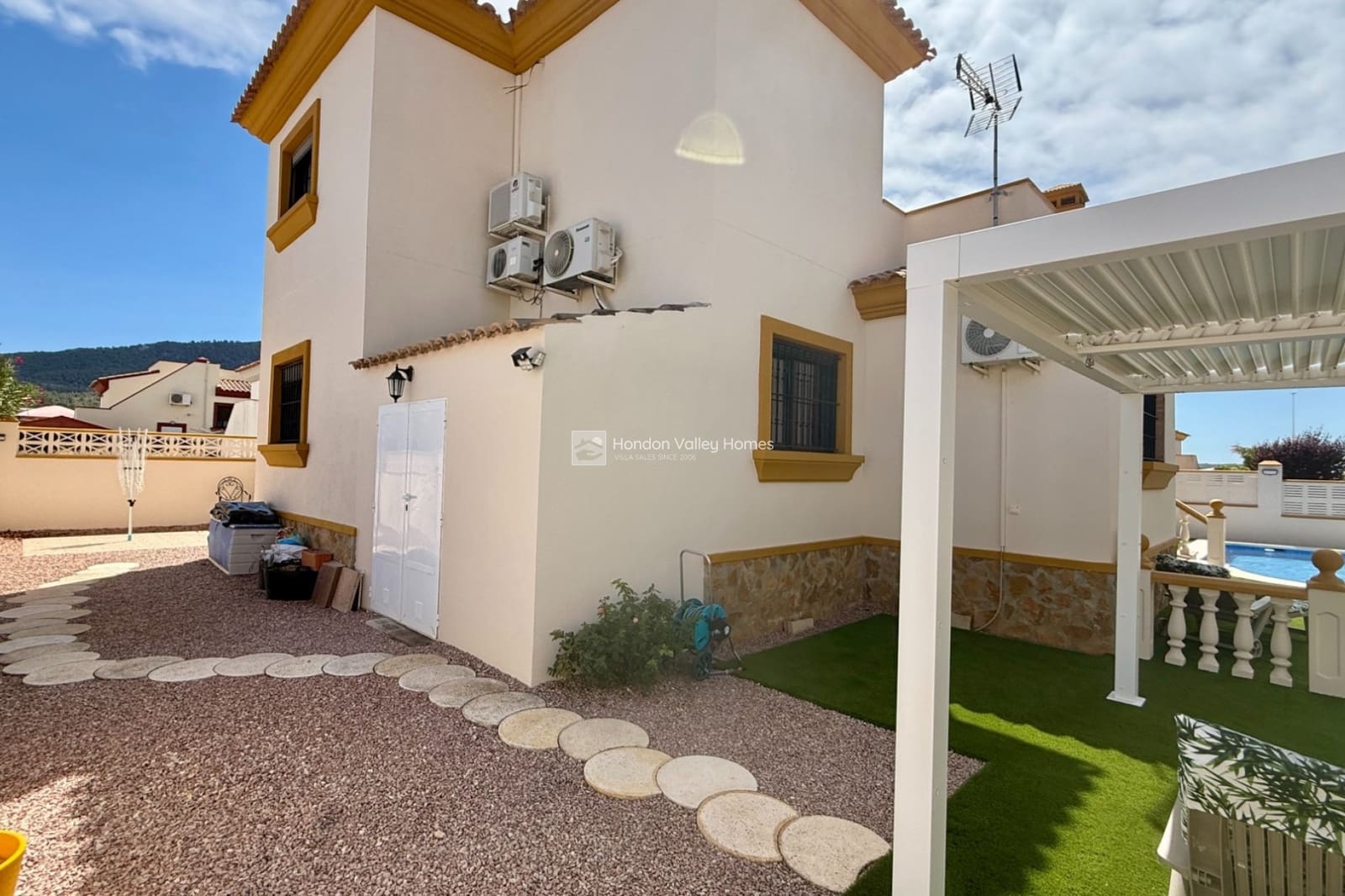 3 soveværelse Villa til salg i Hondon de las Nieves med swimmingpool - € 298.000 (Ref: 9208708)