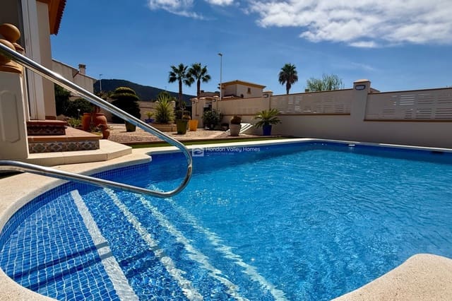 Chalet de 3 habitaciones en Hondón de las Nieves en venta con piscina - 298.000 € (Ref: 9208708)