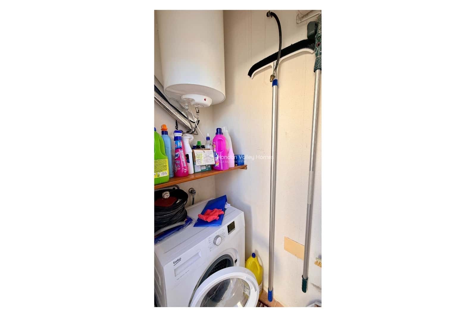 3 bedroom Villa for sale in Hondon de las Nieves with pool - € 250,000 (Ref: 9243654)