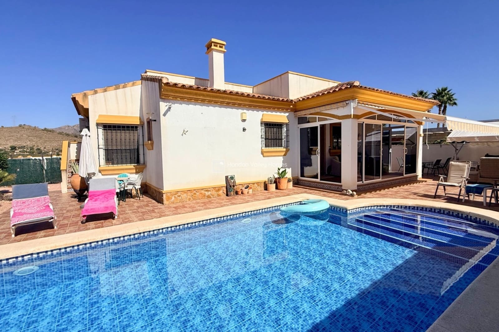 3 bedroom Villa for sale in Hondon de las Nieves with pool - € 250,000 (Ref: 9243654)