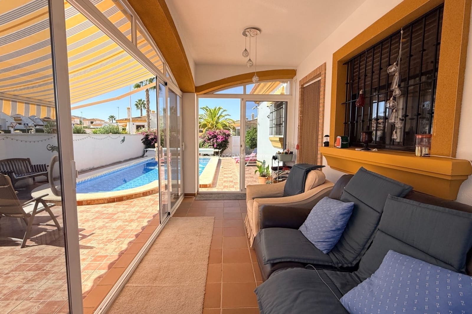 3 bedroom Villa for sale in Hondon de las Nieves with pool - € 250,000 (Ref: 9243654)