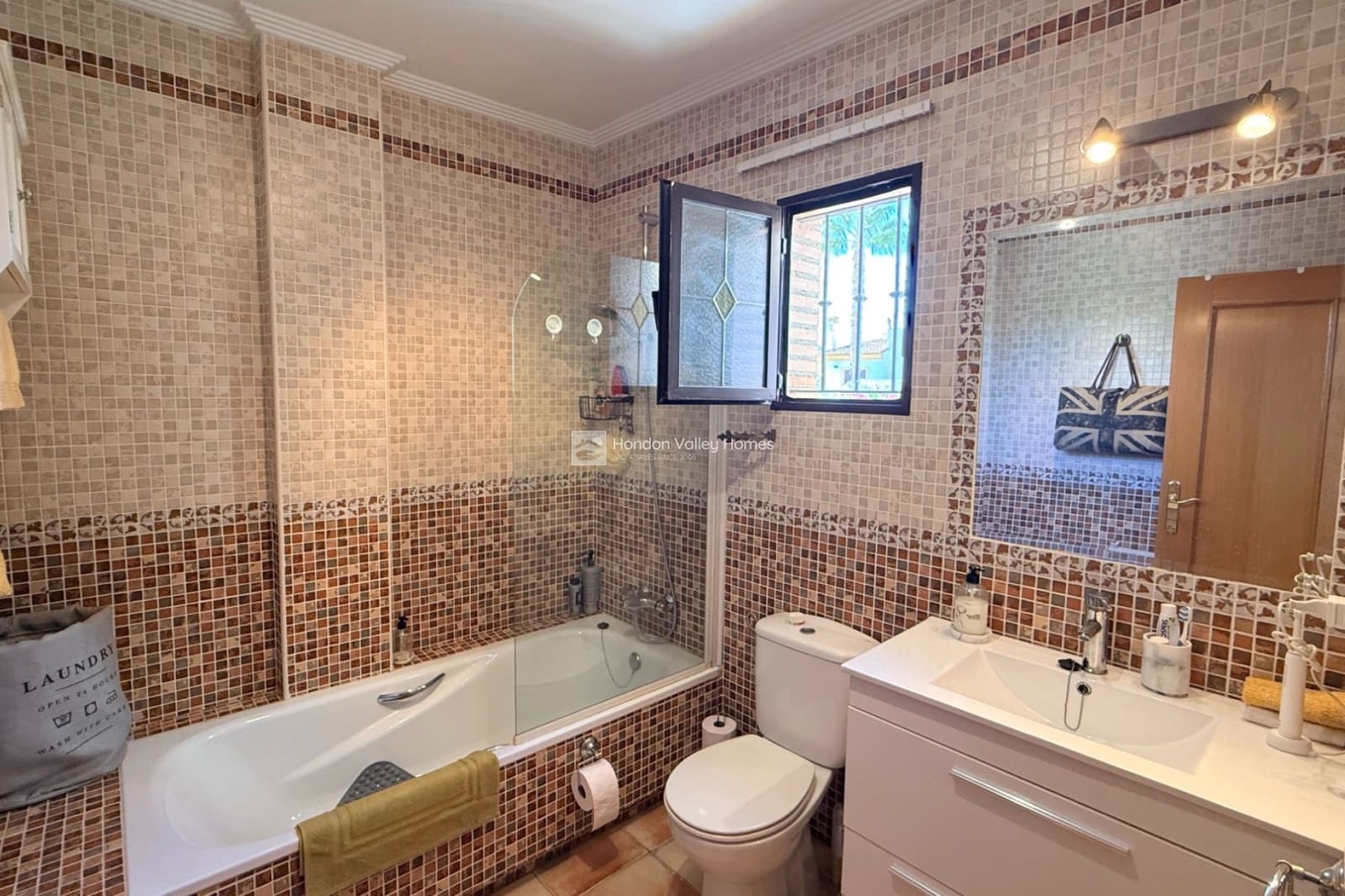 3 bedroom Villa for sale in Hondon de las Nieves with pool - € 250,000 (Ref: 9243654)