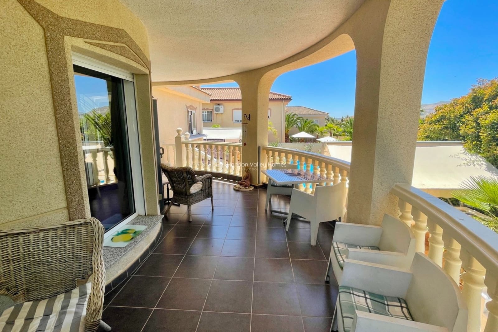 4 soveværelse Villa til salg i Hondon de las Nieves med swimmingpool - € 359.950 (Ref: 9244458)