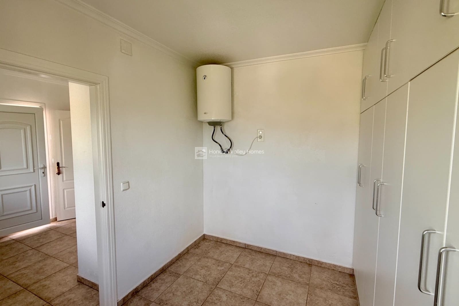 3 bedroom Villa for sale in Hondon de las Nieves with pool garage - € 420,000 (Ref: 9282639)