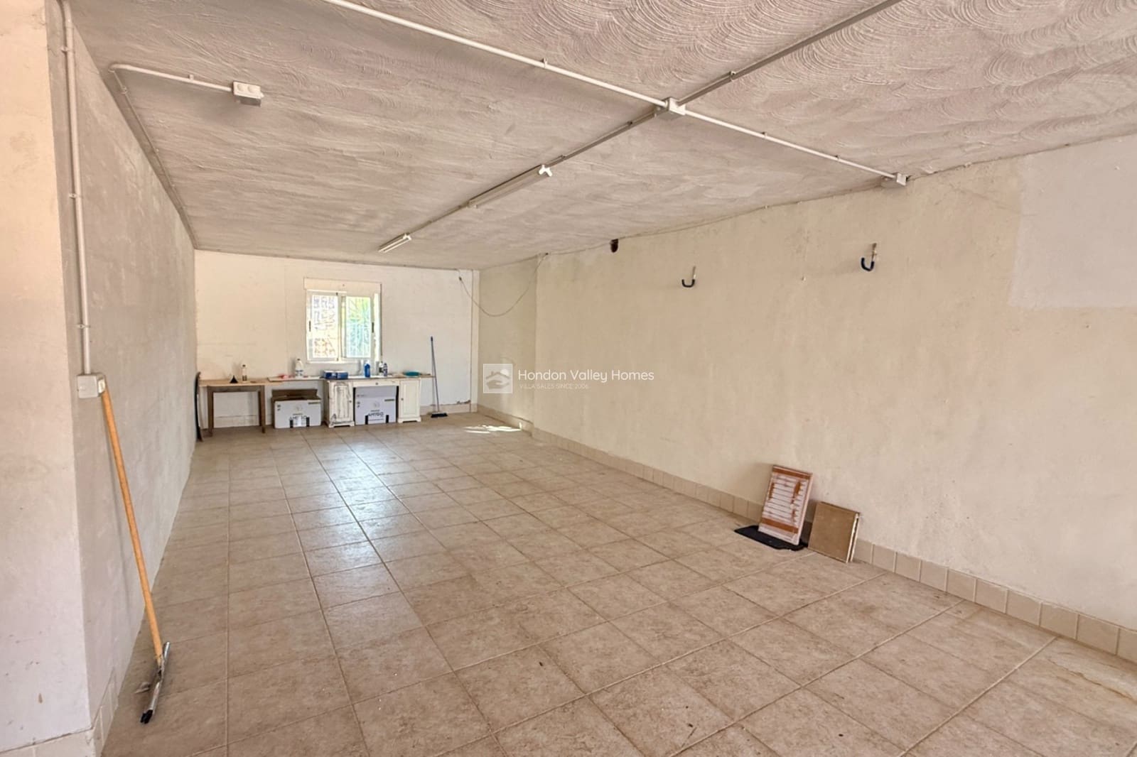 3 bedroom Villa for sale in Hondon de las Nieves with pool garage - € 420,000 (Ref: 9282639)