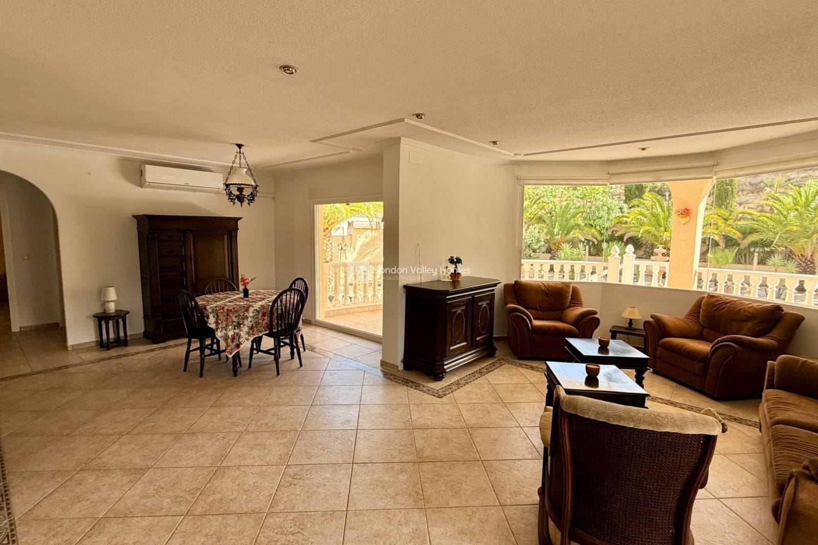 3 bedroom Villa for sale in Hondon de las Nieves with pool garage - € 420,000 (Ref: 9282639)