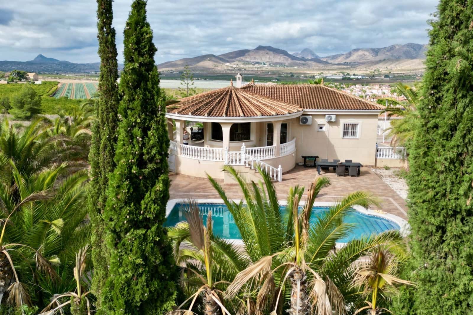 3 bedroom Villa for sale in Hondon de las Nieves with pool garage - € 420,000 (Ref: 9282639)