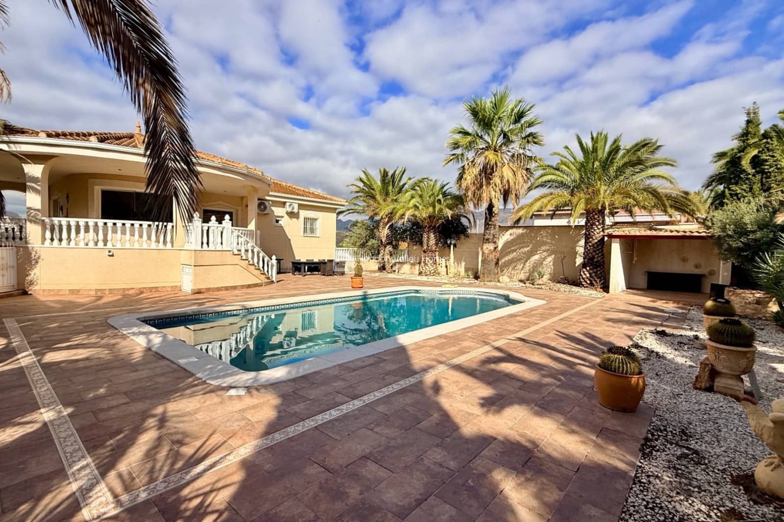 3 bedroom Villa for sale in Hondon de las Nieves with pool garage - € 420,000 (Ref: 9282639)