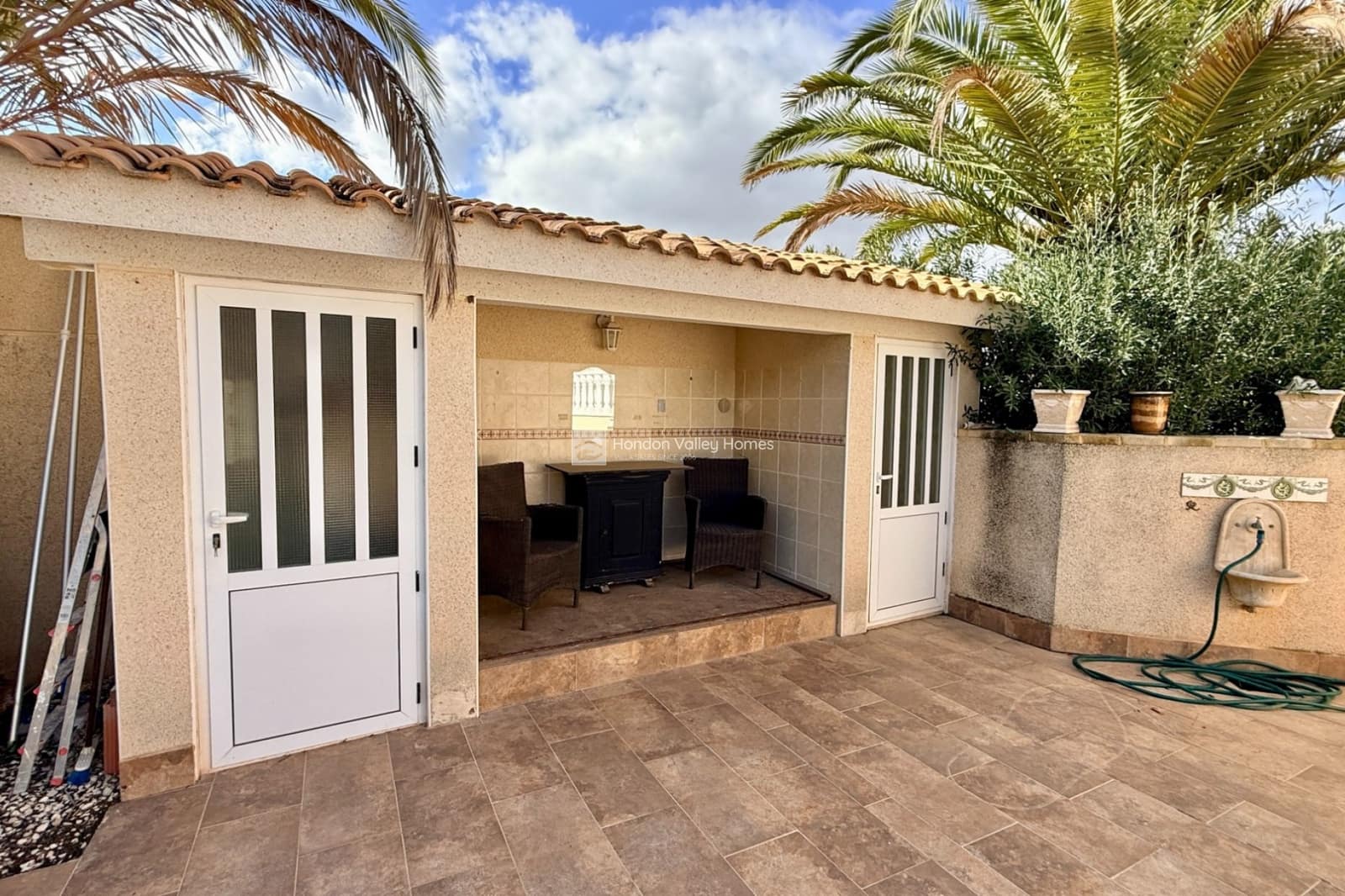 3 bedroom Villa for sale in Hondon de las Nieves with pool garage - € 420,000 (Ref: 9282639)