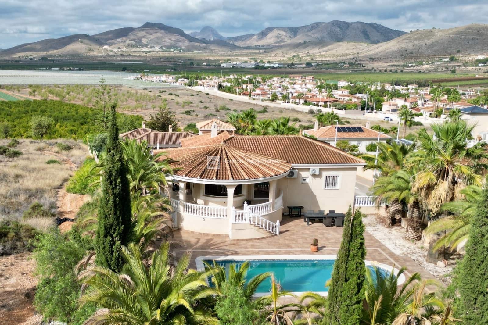 3 bedroom Villa for sale in Hondon de las Nieves with pool garage - € 420,000 (Ref: 9282639)