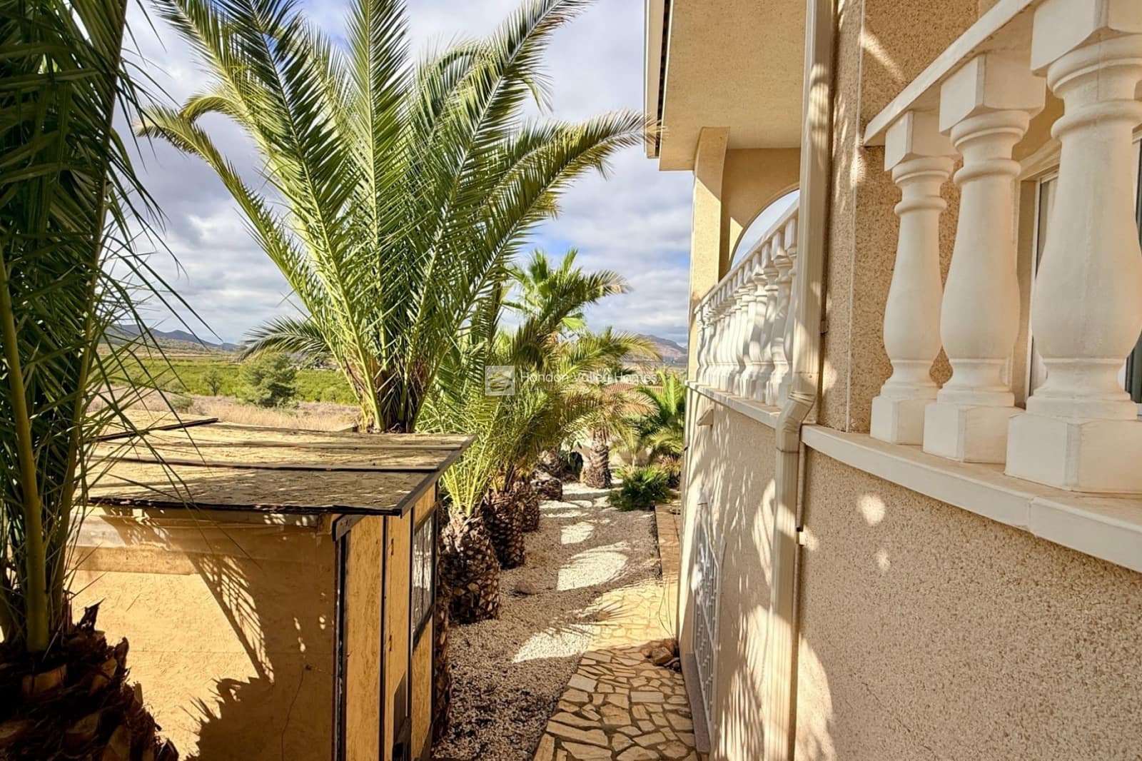 3 bedroom Villa for sale in Hondon de las Nieves with pool garage - € 420,000 (Ref: 9282639)