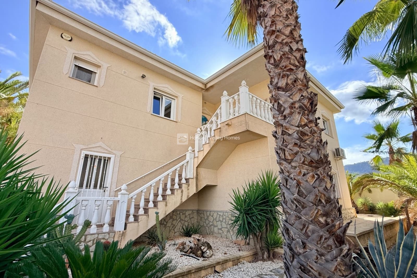 3 bedroom Villa for sale in Hondon de las Nieves with pool garage - € 420,000 (Ref: 9282639)