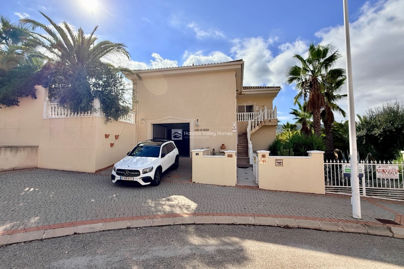 3 bedroom Villa for sale in Hondon de las Nieves with pool garage - € 420,000 (Ref: 9282639)